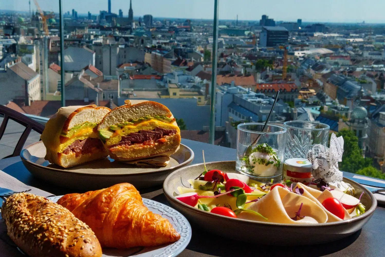 Frühstück mit Blick über Wien